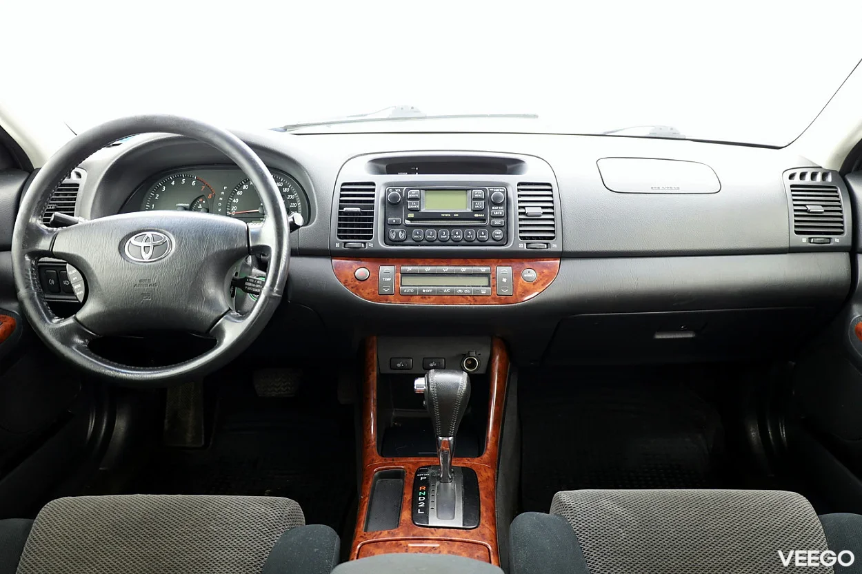 Toyota Camry 2.4 112kW
