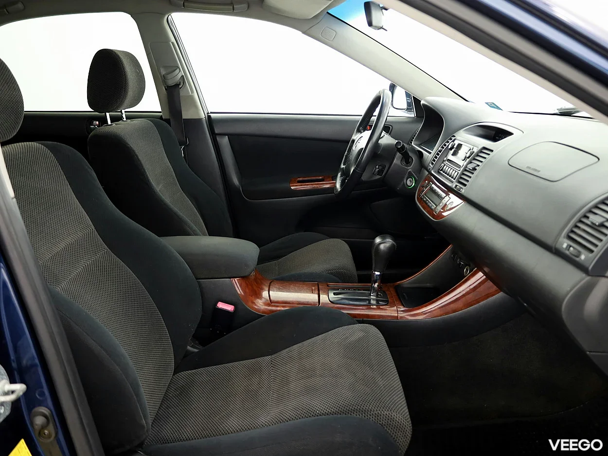 Toyota Camry 2.4 112kW