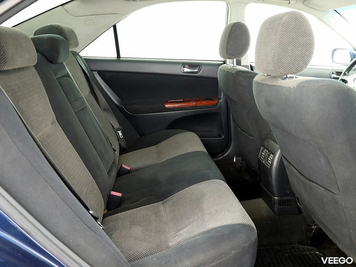 Toyota Camry 2.4 112kW