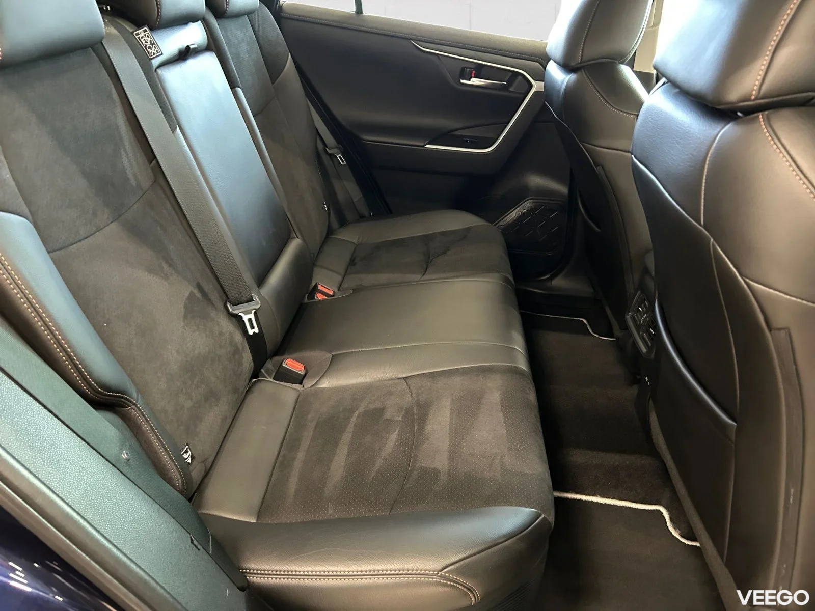 Toyota RAV4 Luxury Plus Hybrid 2.5 131kW