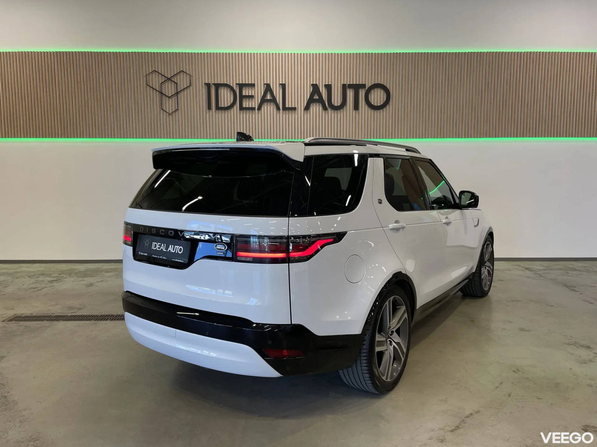 Land Rover Discovery R-Dynamic 3 221kW