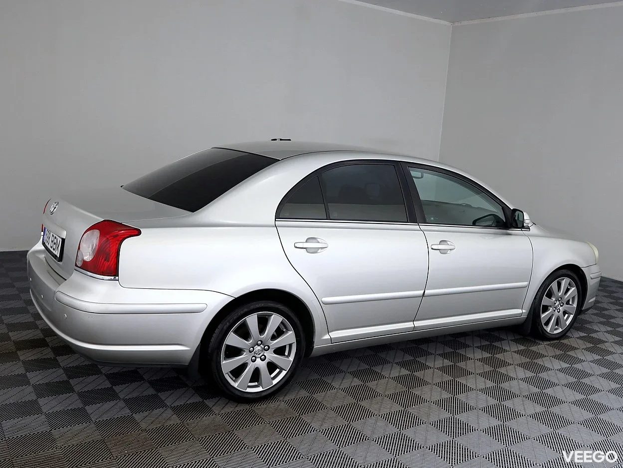 Toyota Avensis 2.0 108kW