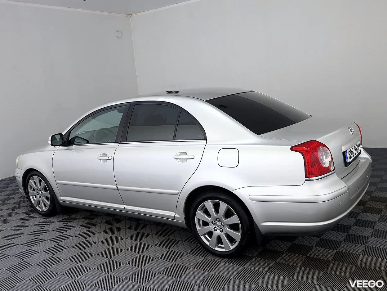 Toyota Avensis 2.0 108kW