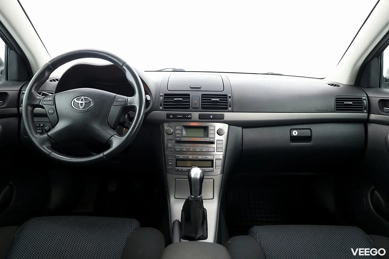 Toyota Avensis 2.0 108kW