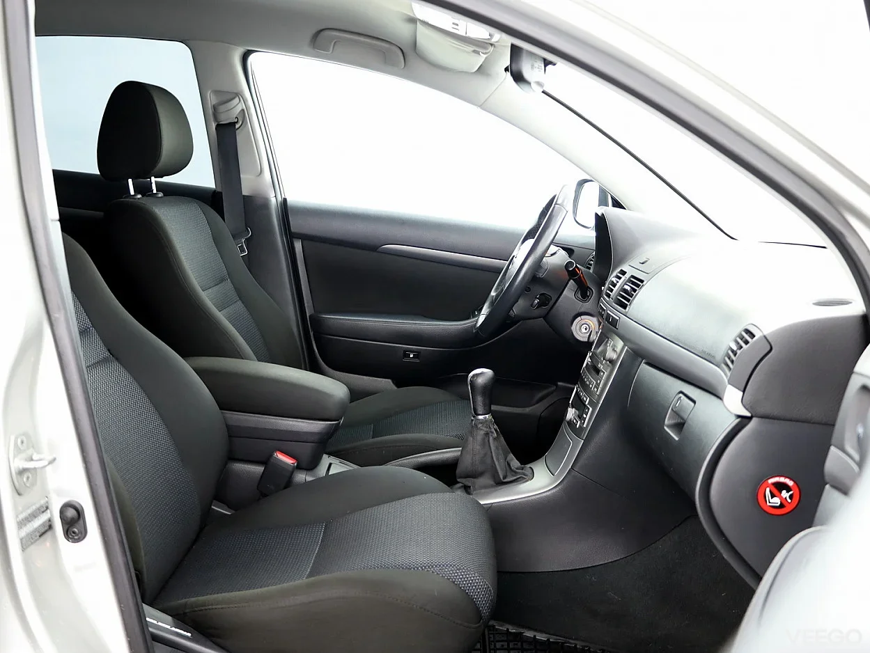 Toyota Avensis 2.0 108kW