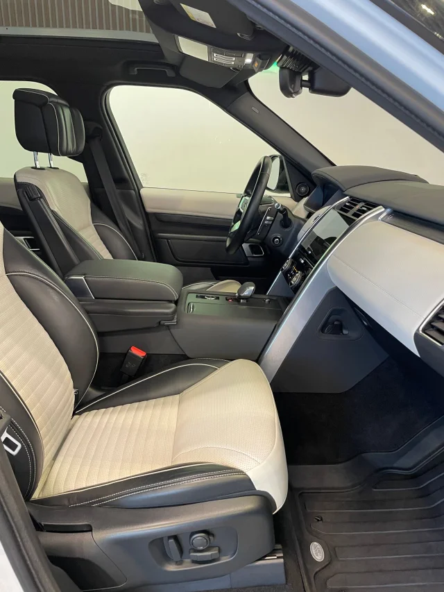 Image of Land Rover Discovery R-Dynamic 3 221kW