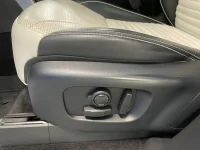Land Rover Discovery R-Dynamic 3 221kW thumbnail
