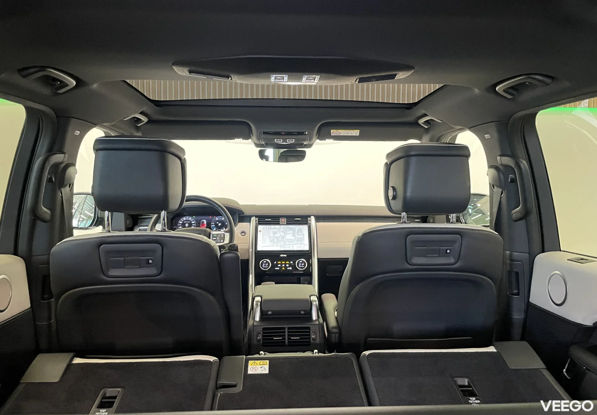 Land Rover Discovery R-Dynamic 3 221kW