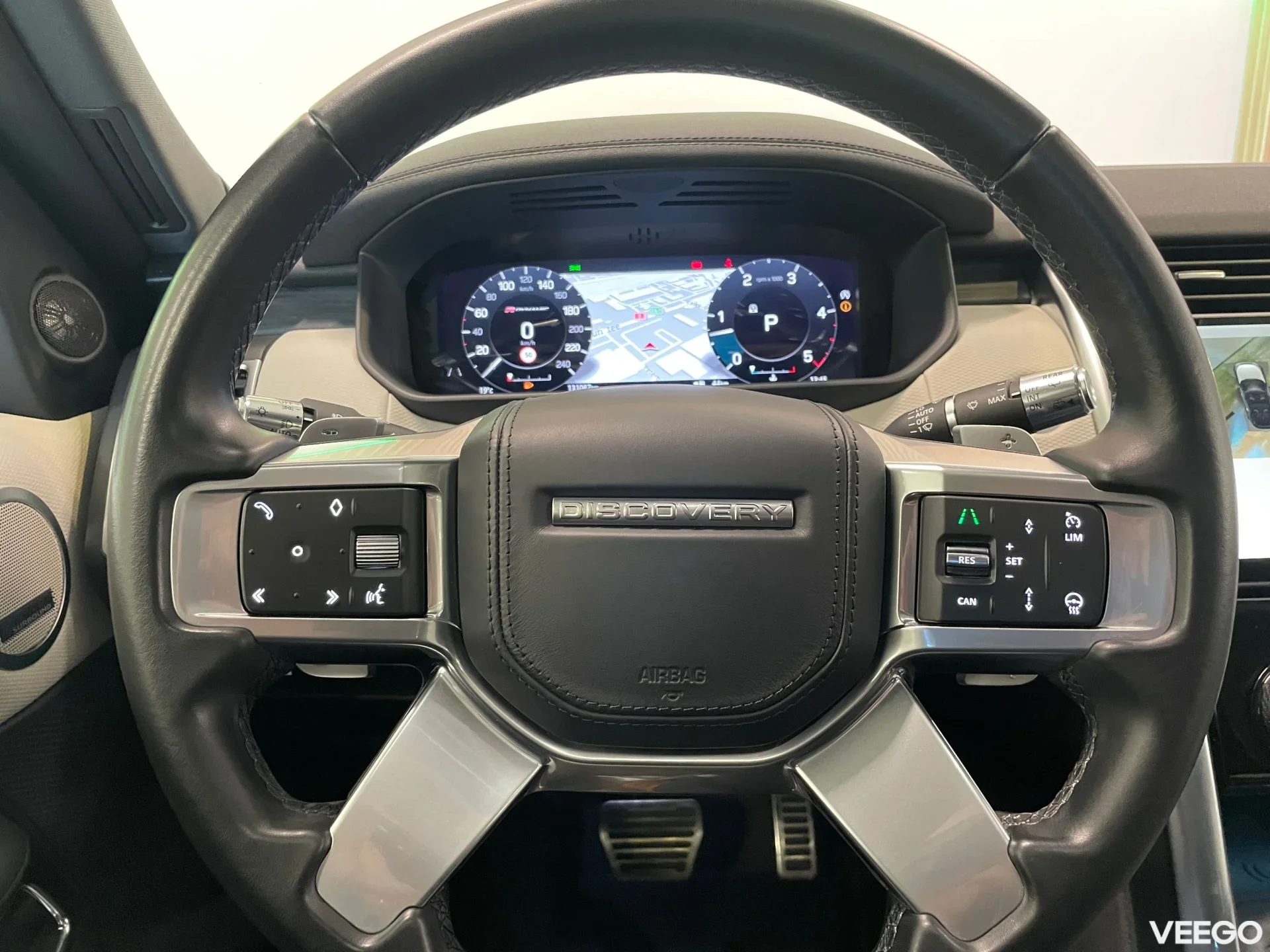 Land Rover Discovery R-Dynamic 3 221kW