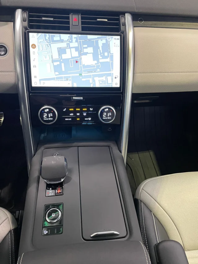 Image of Land Rover Discovery R-Dynamic 3 221kW