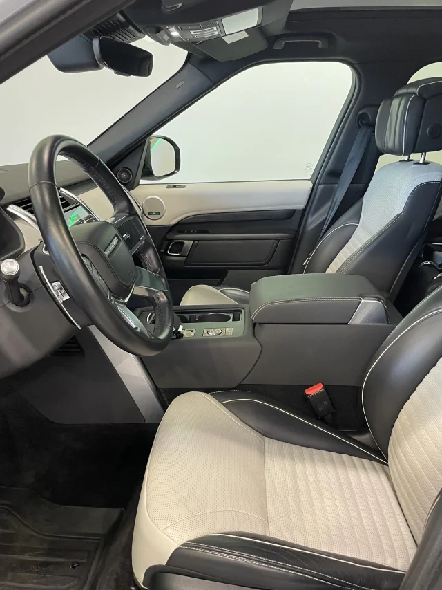 Image of Land Rover Discovery R-Dynamic 3 221kW