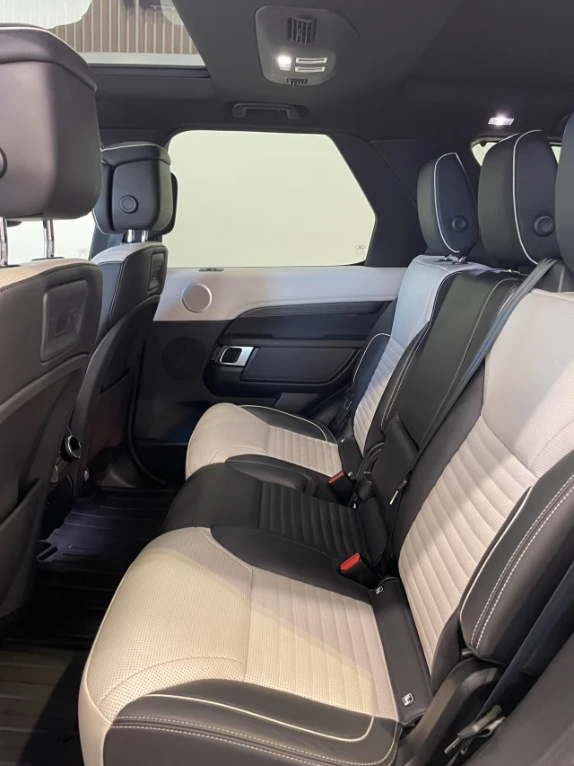 Image of Land Rover Discovery R-Dynamic 3 221kW