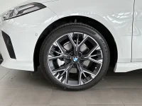 BMW 120 M Sport Aut Drive/Park-Assist Rattvärme Tonade rutor 125kW thumbnail