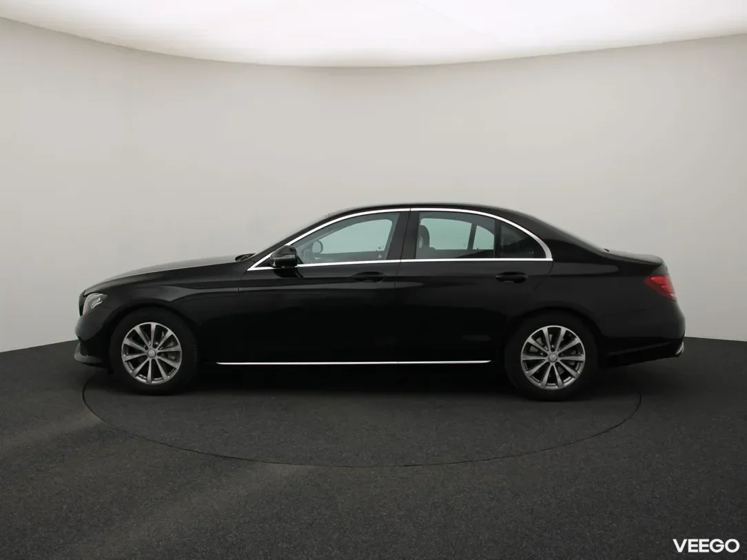 Mercedes-Benz E350 3 190kW