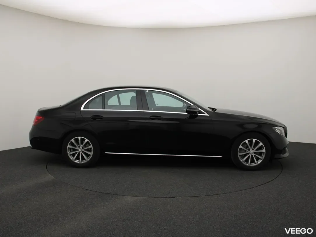 Mercedes-Benz E350 3 190kW