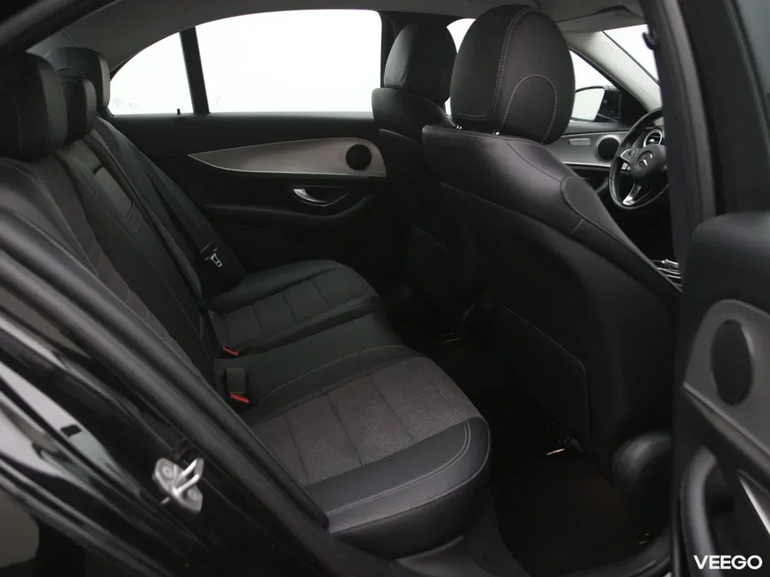 Mercedes-Benz E350 3 190kW