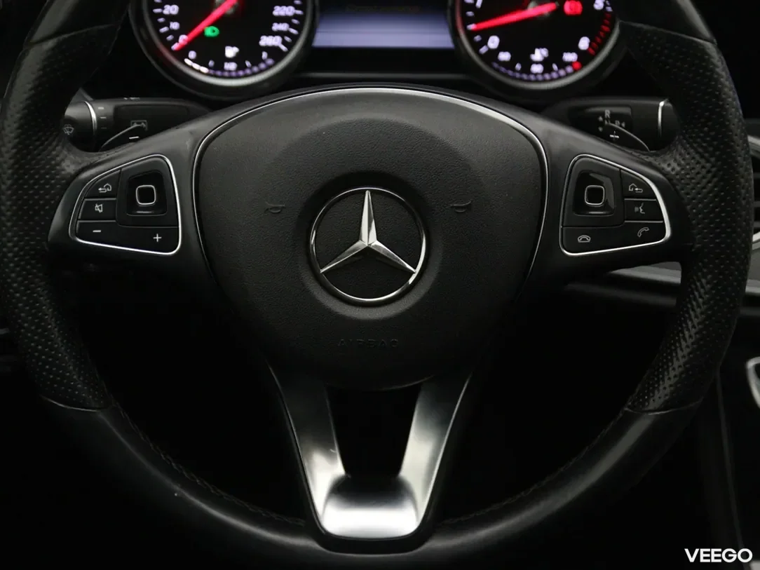 Mercedes-Benz E350 3 190kW