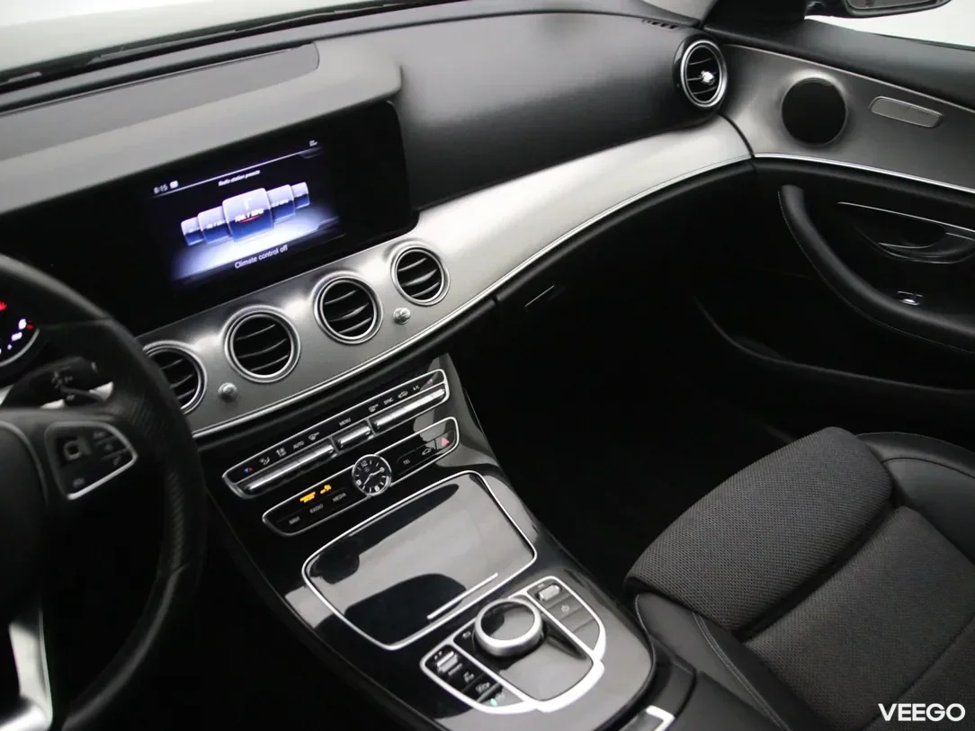 Mercedes-Benz E350 3 190kW