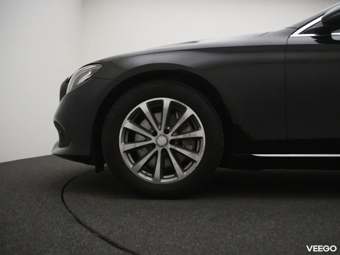 Mercedes-Benz E350 3 190kW
