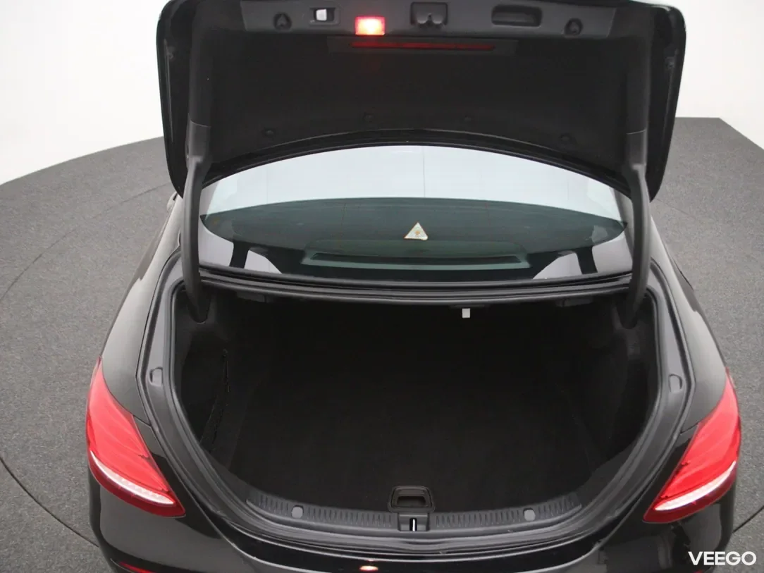 Mercedes-Benz E350 3 190kW