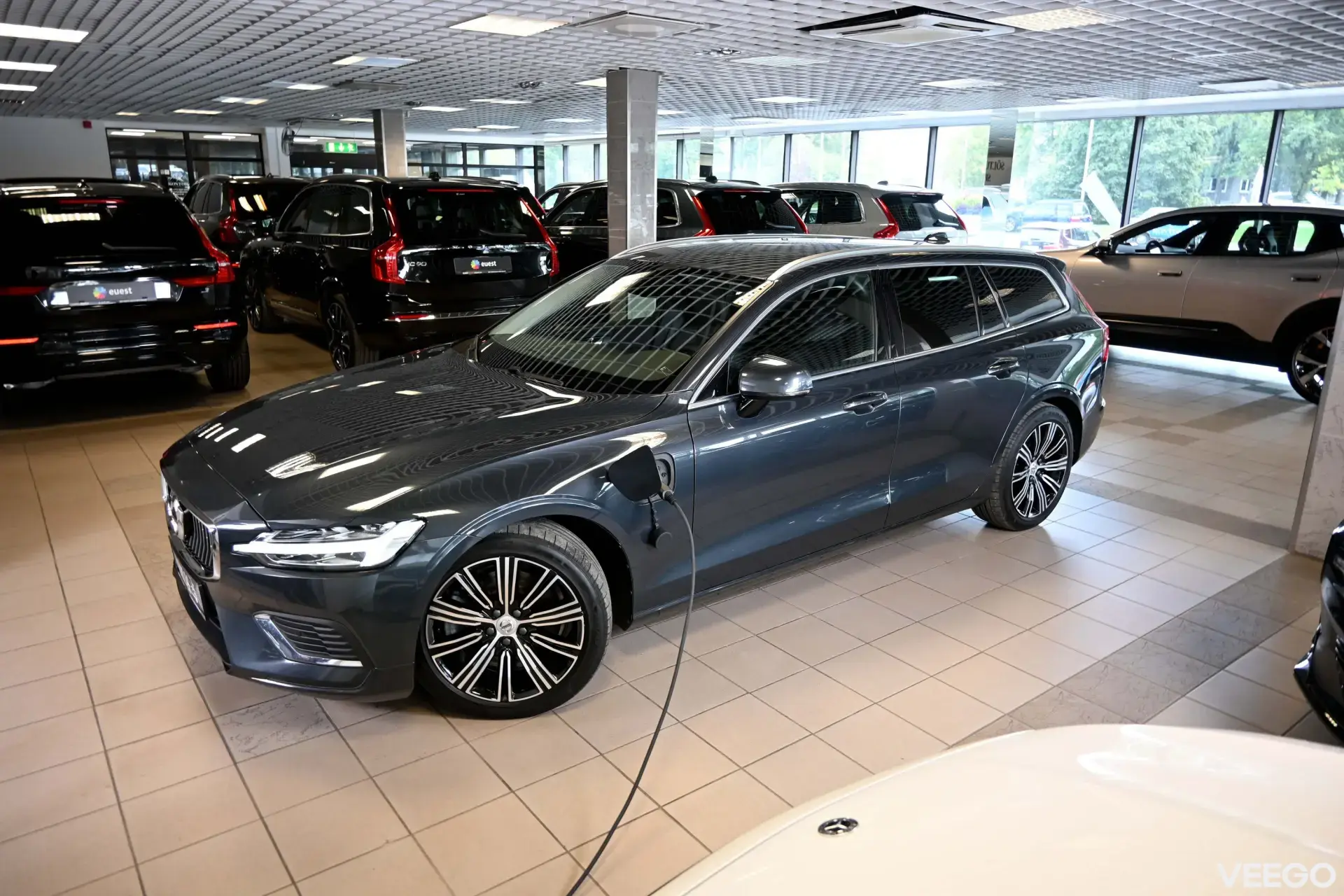 Volvo V60 AWD T8 H&K INSCRIPTION XENIUM INTELLI SAFE MY21 2 293kW