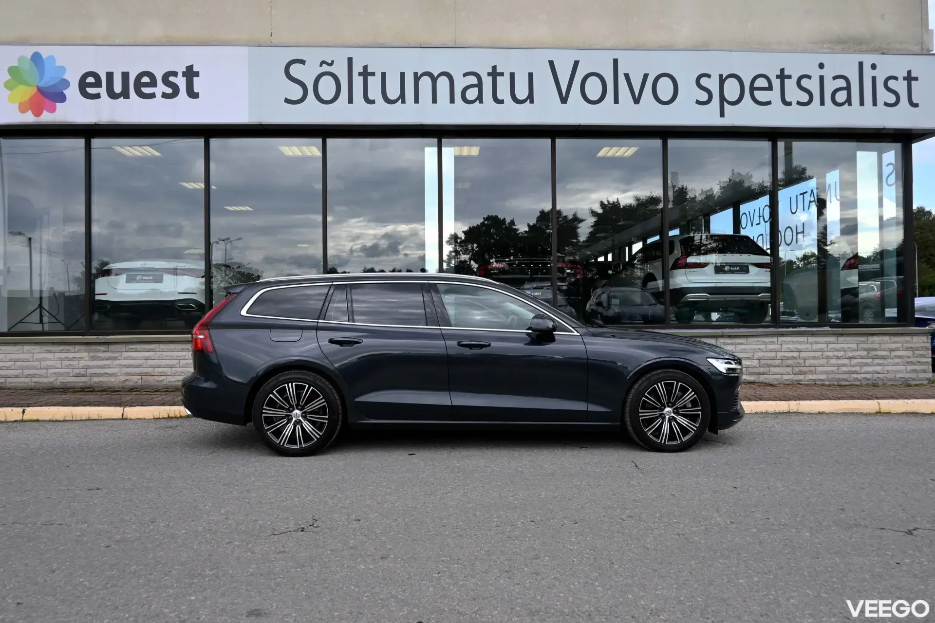 Volvo V60 AWD T8 H&K INSCRIPTION XENIUM INTELLI SAFE MY21 2 293kW