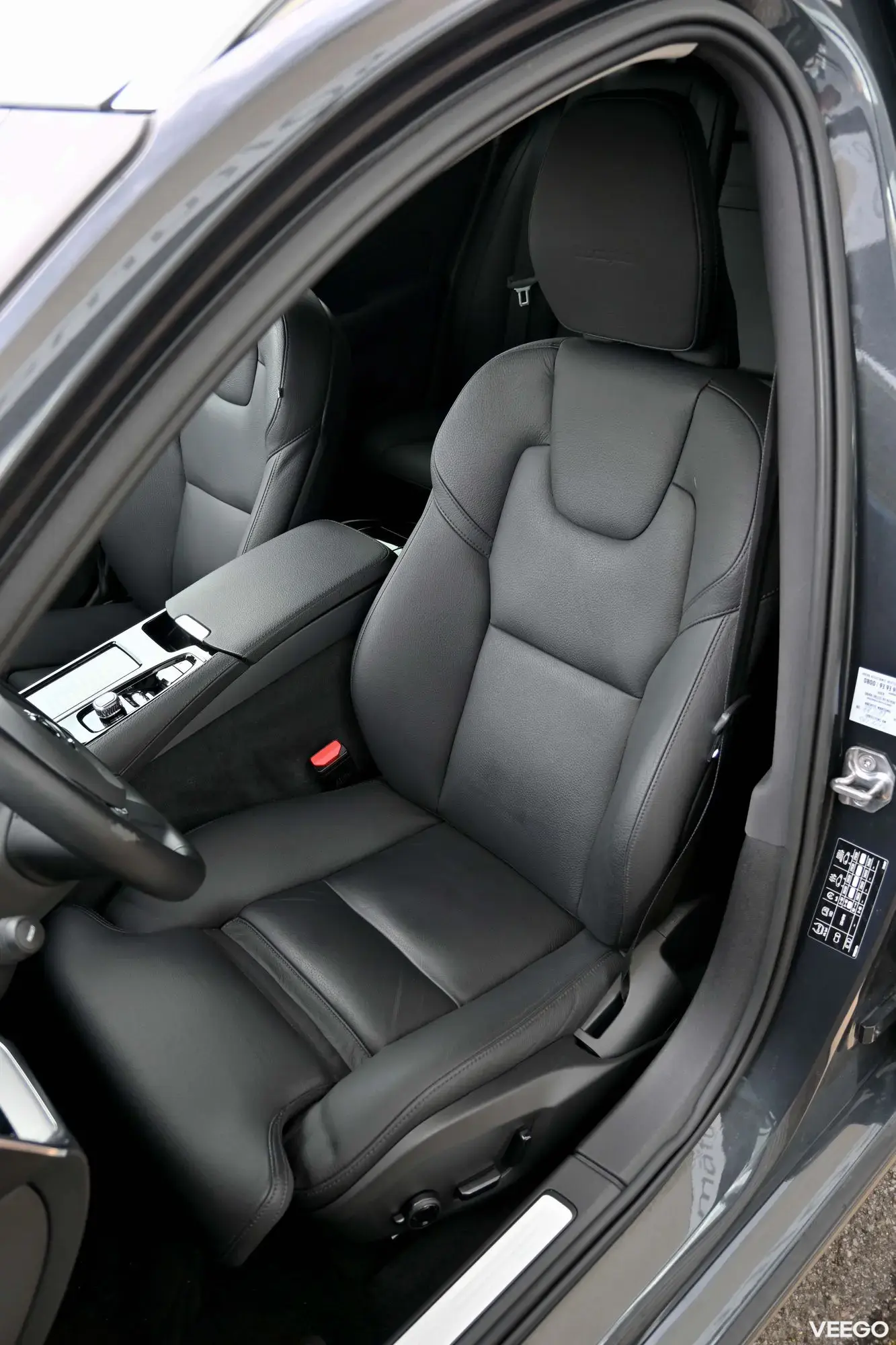 Volvo V60 AWD T8 H&K INSCRIPTION XENIUM INTELLI SAFE MY21 2 293kW