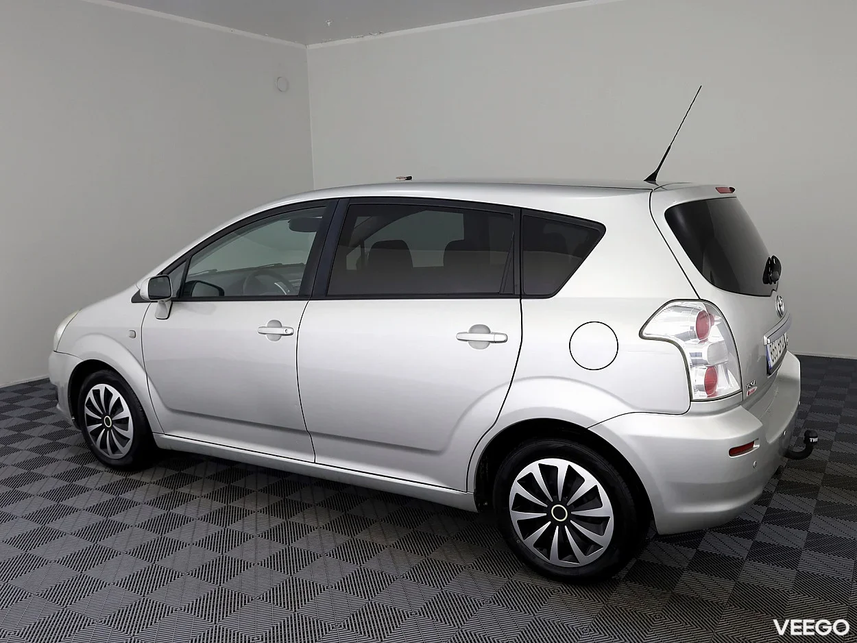Toyota Corolla Verso 2.2 100kW