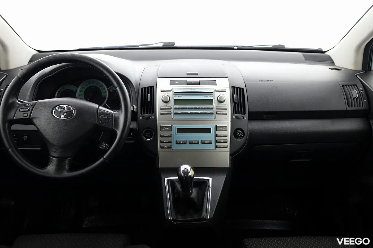 Toyota Corolla Verso 2.2 100kW