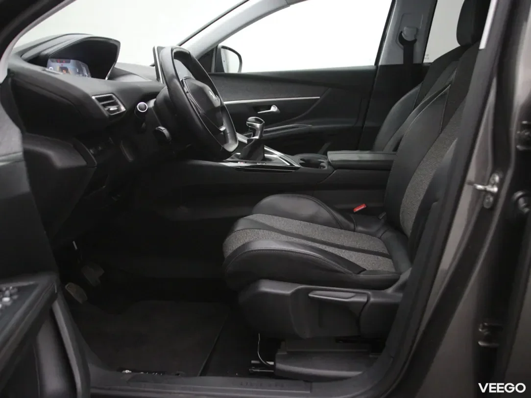 Peugeot 5008 1.2 96kW