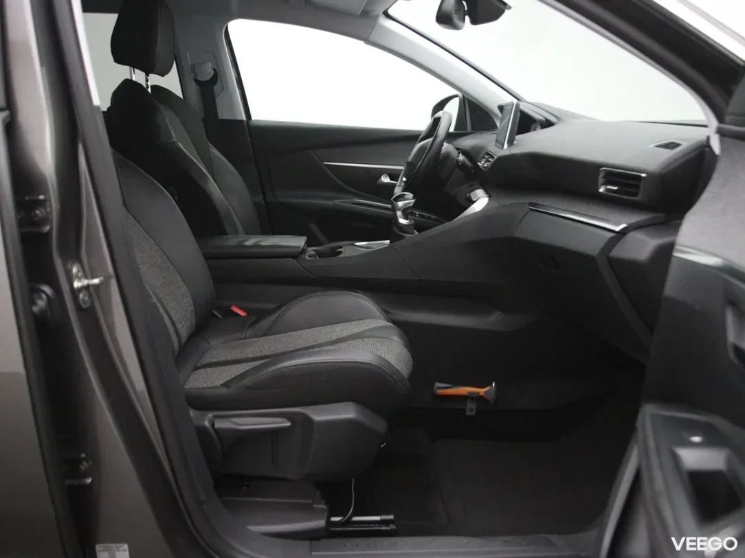 Peugeot 5008 1.2 96kW