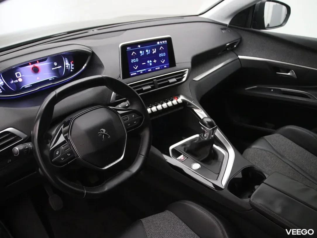 Peugeot 5008 1.2 96kW