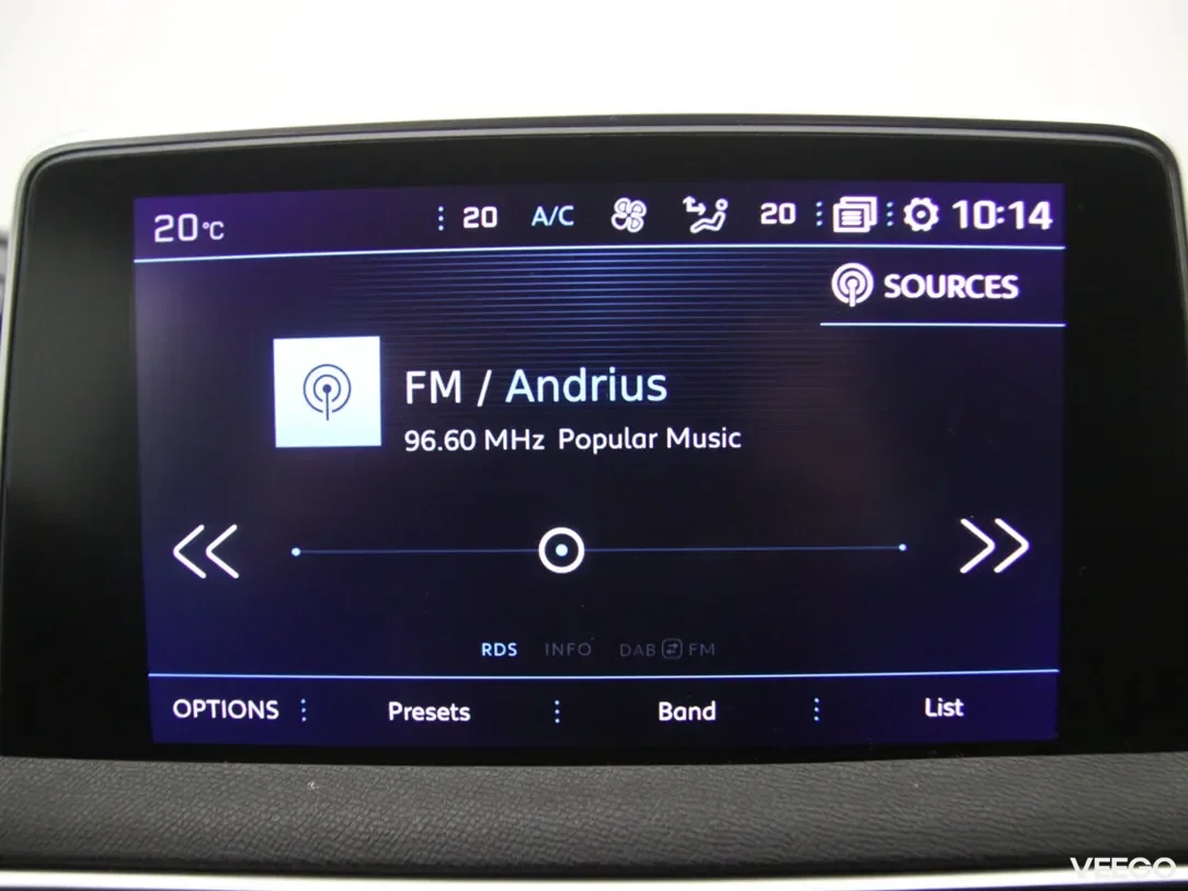 Peugeot 5008 1.2 96kW