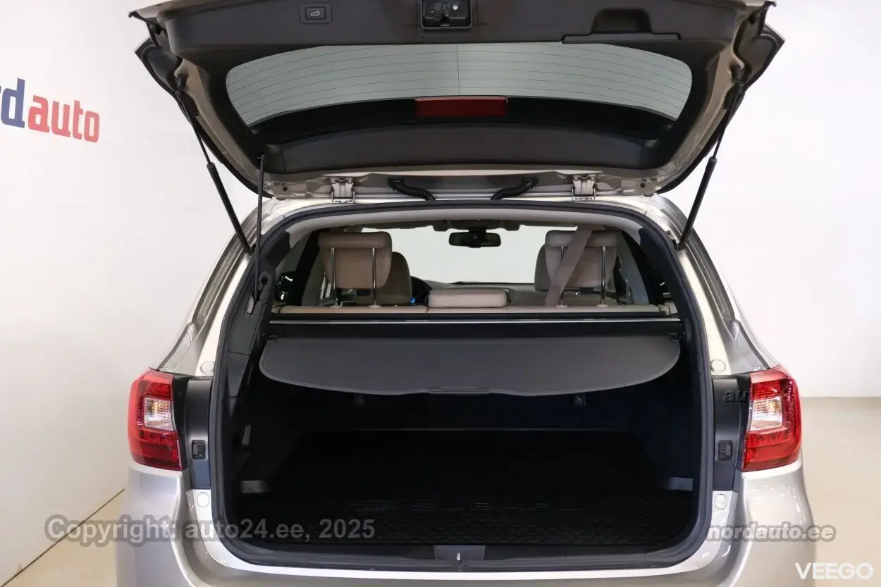 Subaru Outback Summit AWD 2.5 129kW