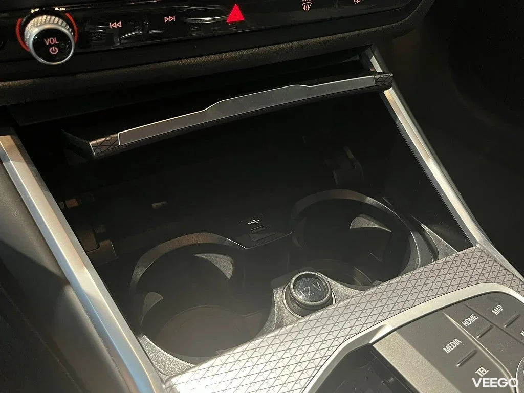 BMW 330 Touring M-Sport Farthållare Rattvärme Drag 215kW