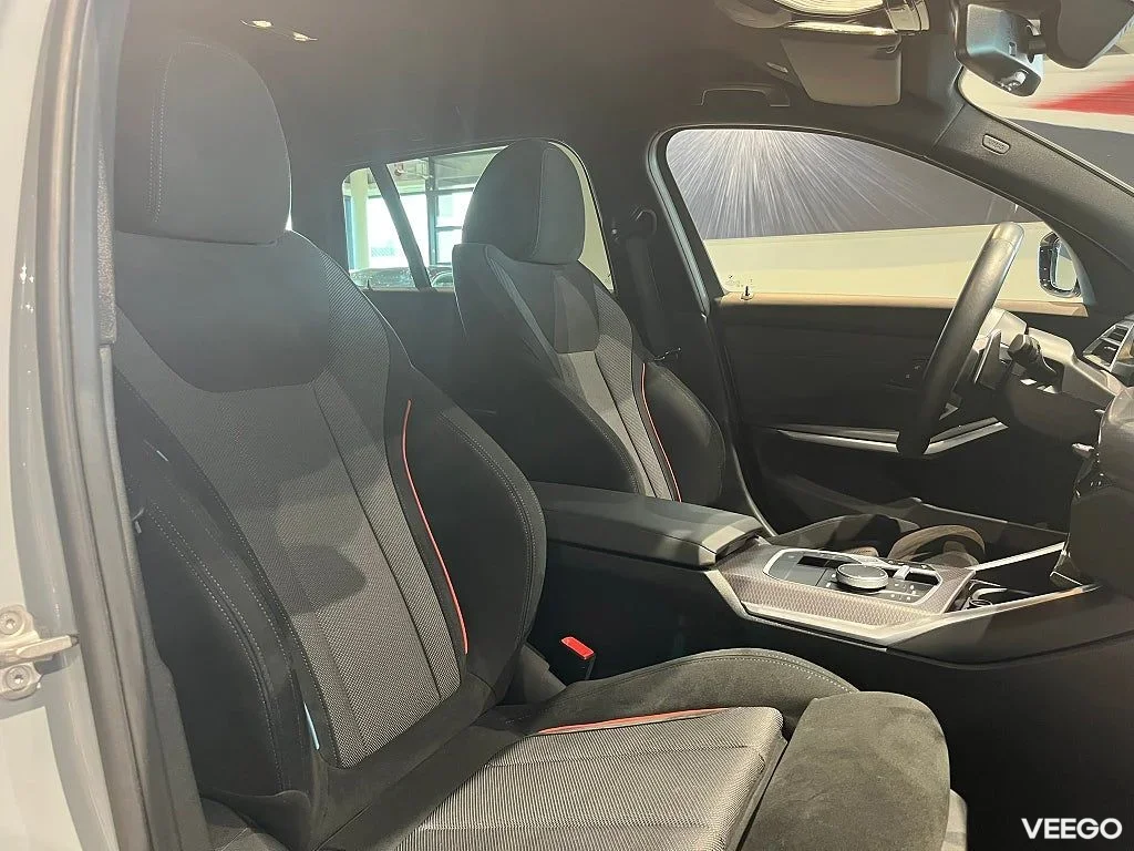 BMW 330 Touring M-Sport Farthållare Rattvärme Drag 215kW