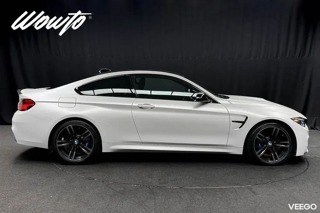BMW M4 Coupé Manuell 431HK /HuD /Kolfiber /Supersprint 317kW