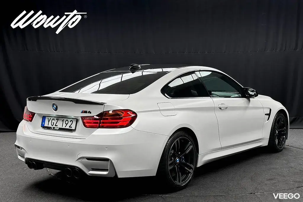BMW M4 Coupé Manuell 431HK /HuD /Kolfiber /Supersprint 317kW