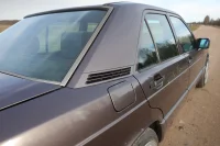 Mercedes-Benz 190 W201 2.0 90kW thumbnail
