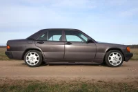 Mercedes-Benz 190 W201 2.0 90kW thumbnail