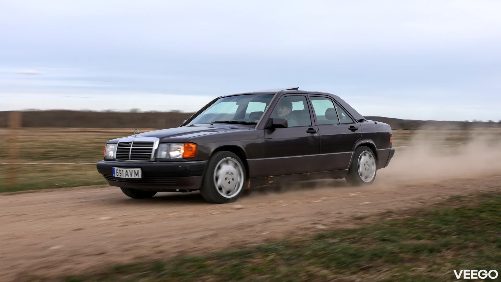 Mercedes-Benz 190 W201 2.0 90kW