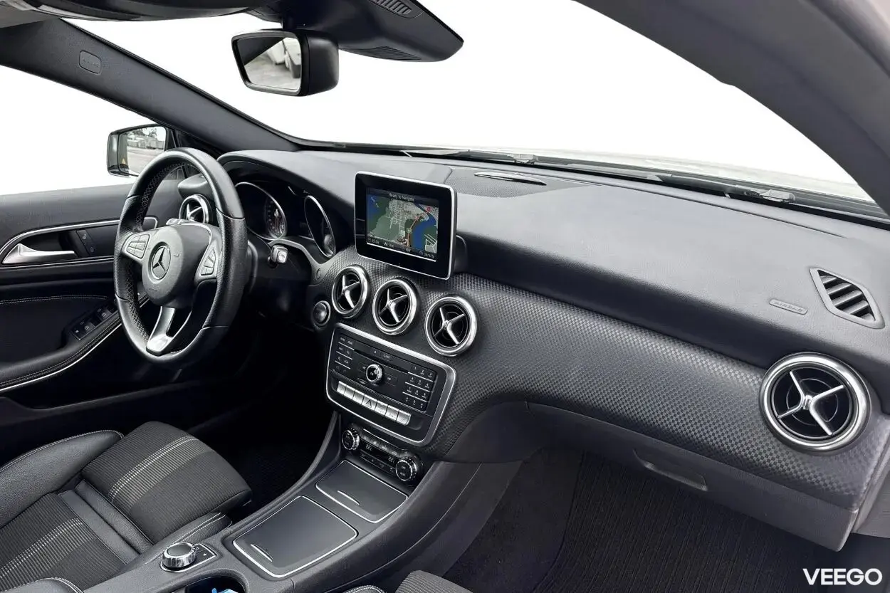 Mercedes-Benz A180 1.5 80kW