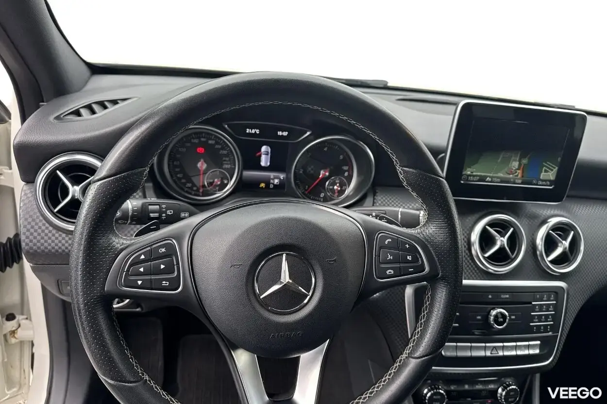 Mercedes-Benz A180 1.5 80kW