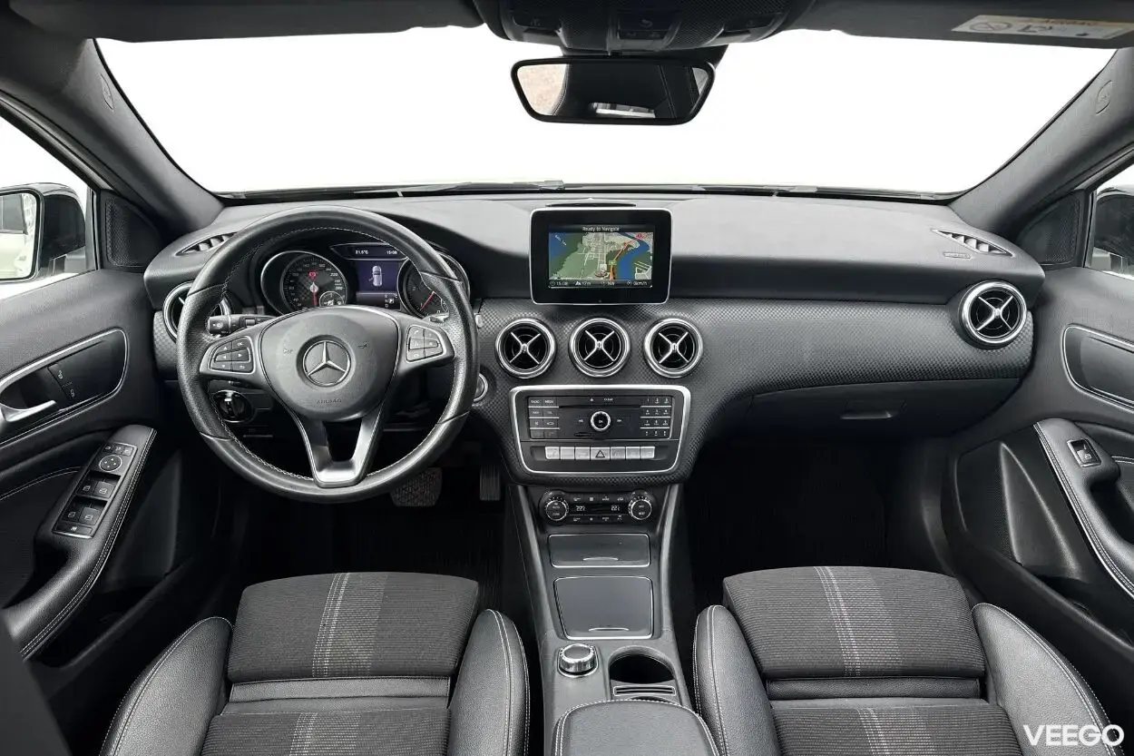 Mercedes-Benz A180 1.5 80kW