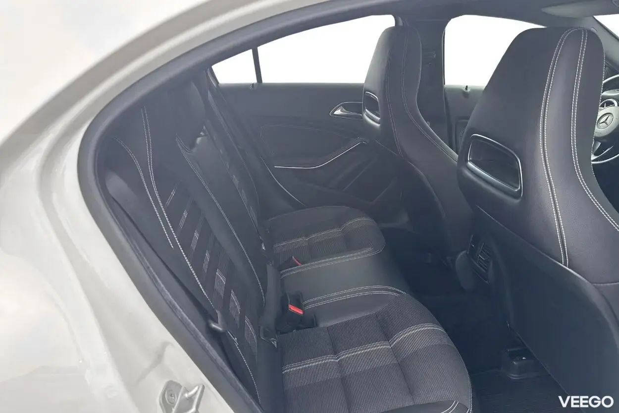 Mercedes-Benz A180 1.5 80kW
