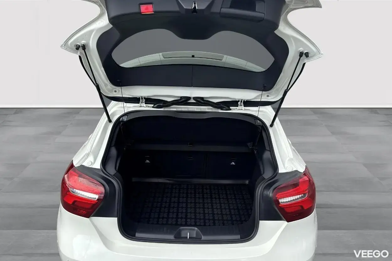 Mercedes-Benz A180 1.5 80kW