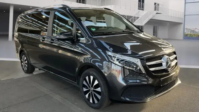 Image of Mercedes-Benz V250 7K FL 4M Avantgarde Assist Wntr 2 140kW