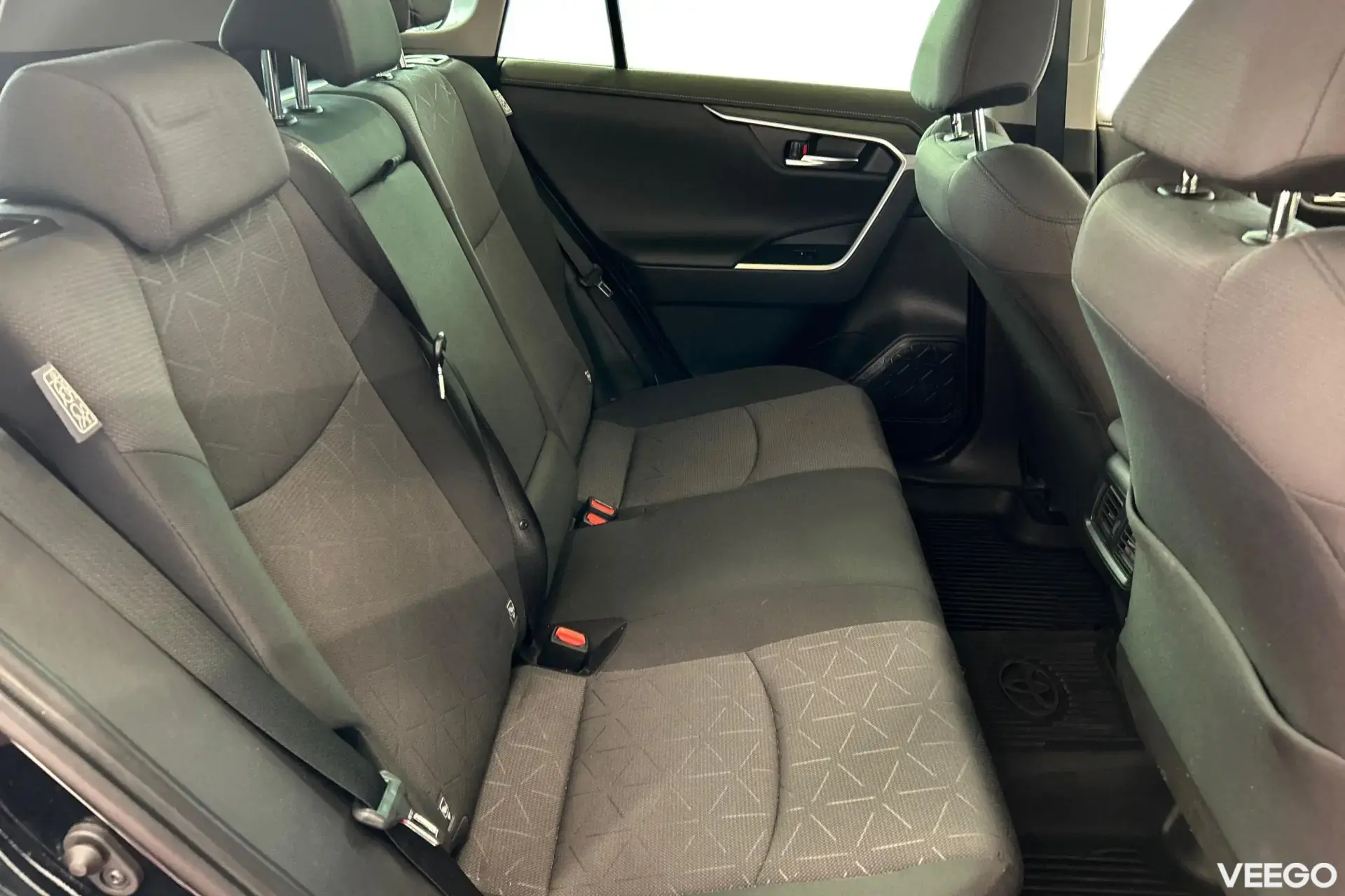 Toyota RAV4 Luxury Hybrid 2.5 131kW