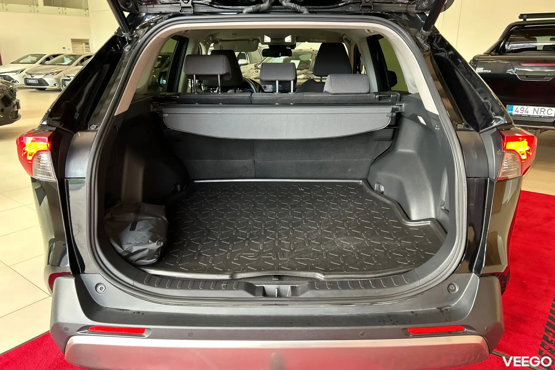 Toyota RAV4 Luxury Hybrid 2.5 131kW