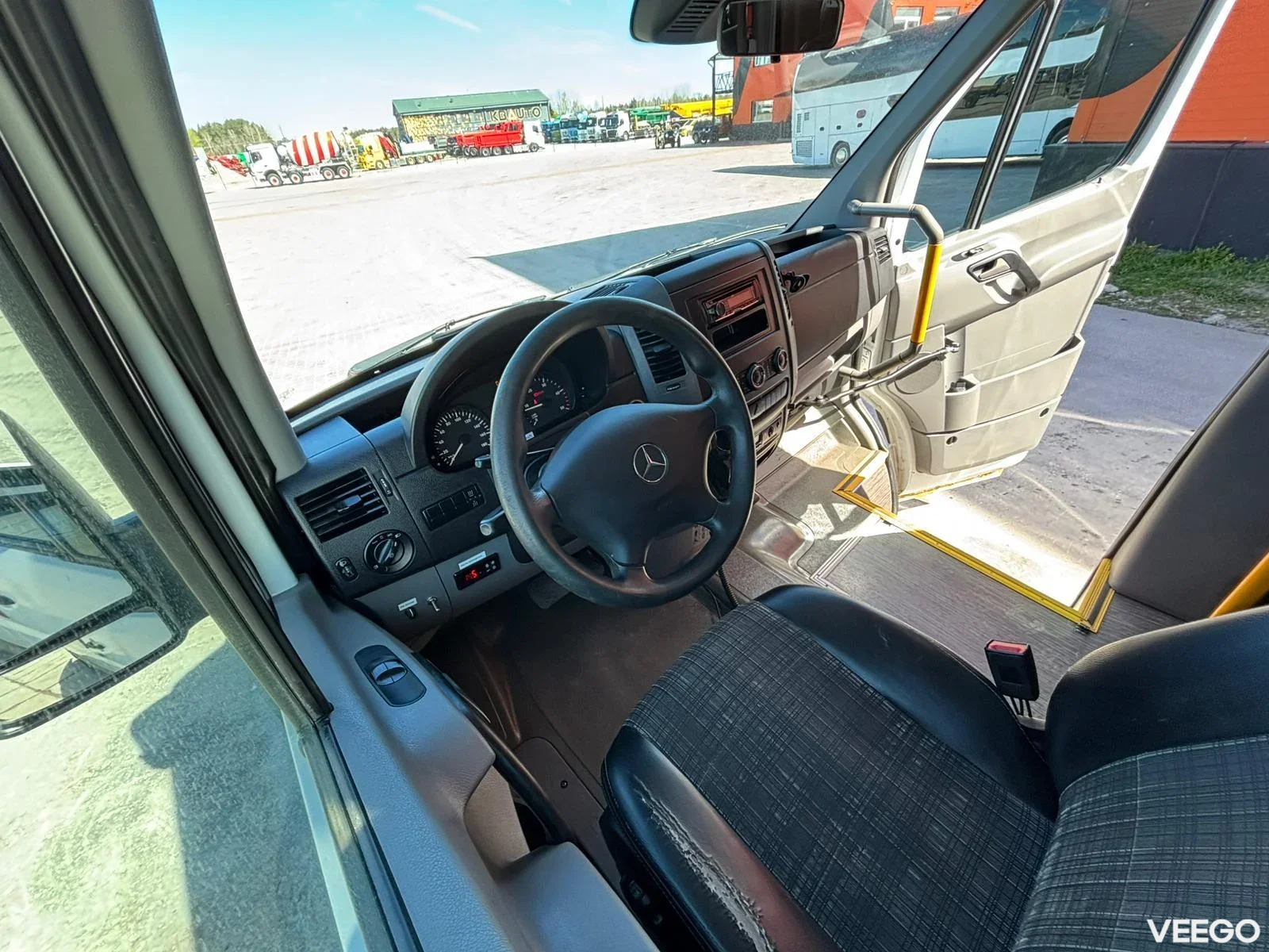 Mercedes-Benz SPRINTER 516 CDI 22 SEATS / AC 160kW